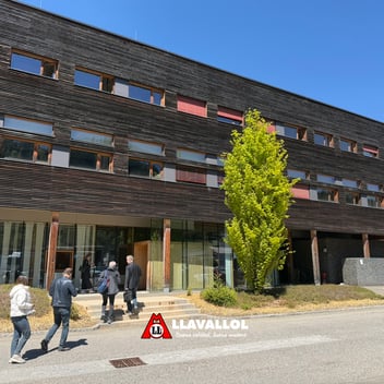 CLT madera contralaminada construcción con CLT edificios de madera arquitectura sostenible urbanismo ecológico construcción eficiente construcción sostenible ingeniería en madera construccion en madera Argentina
