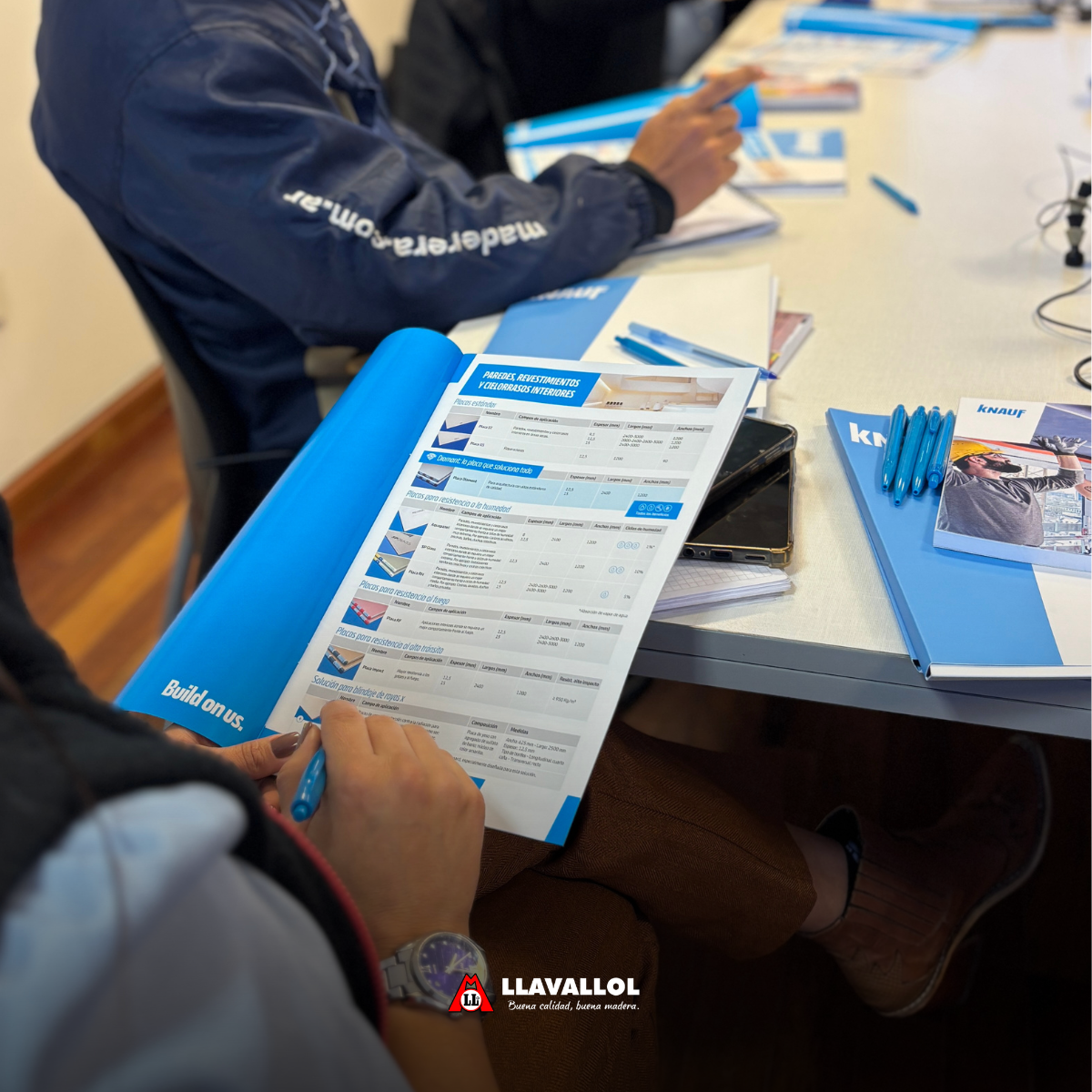 Capacitaciones técnicas en construcción y madera: formación continua en Maderera Llavallol